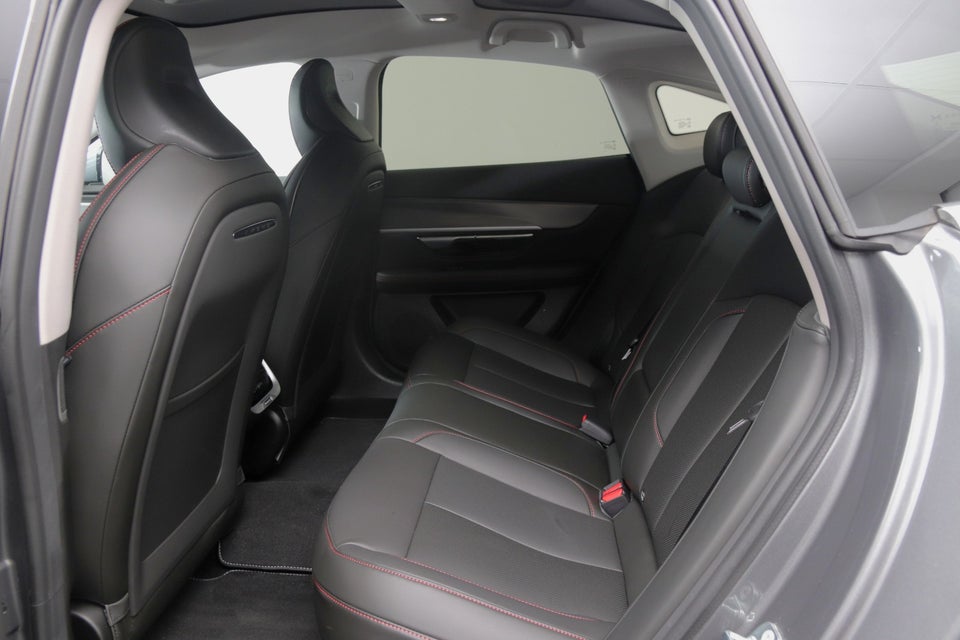 Xpeng P7 Long Range 4d