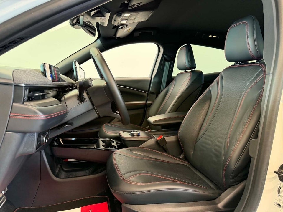 Ford Mustang Mach-E 70 Premium Standard Range AWD 5d