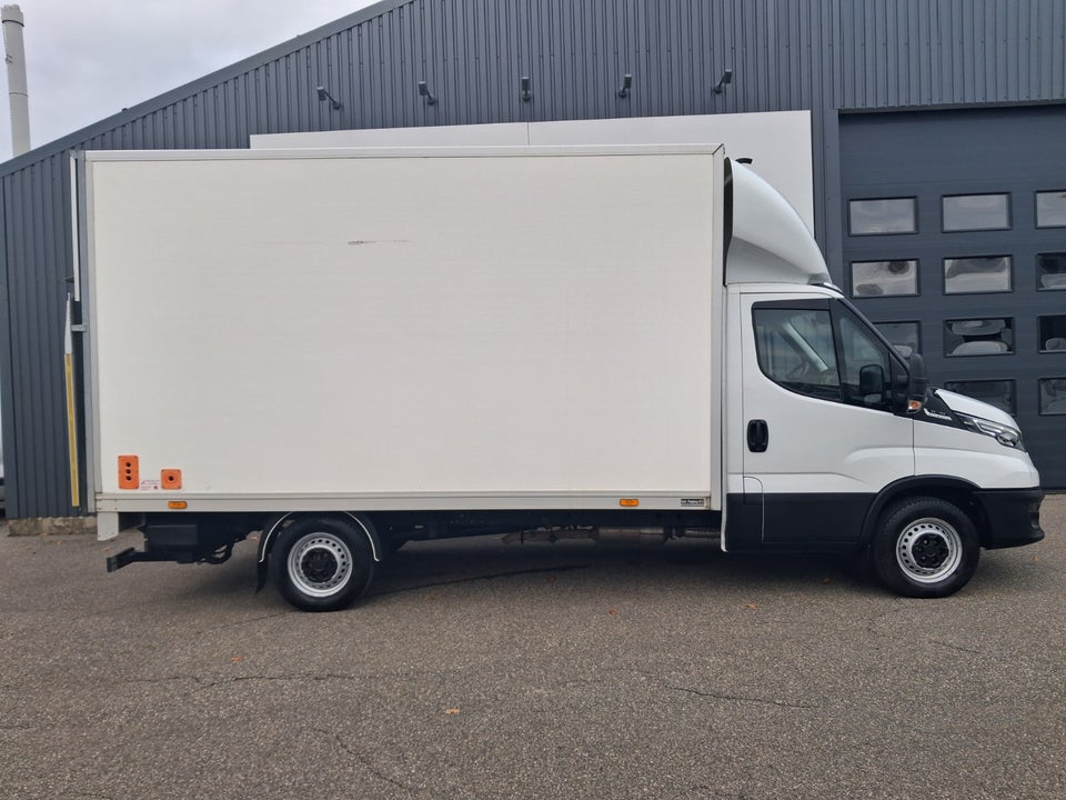 Iveco Daily 2,3 35S16 Alukasse m/lift AG8 2d