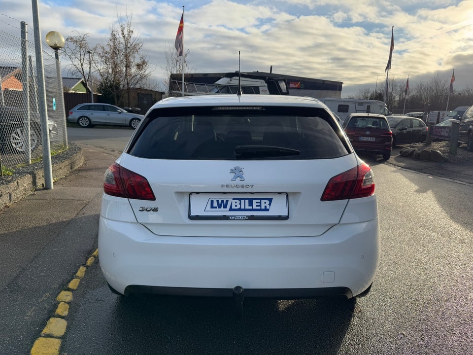 Peugeot 308 1,5 BlueHDi 130 Style 5d