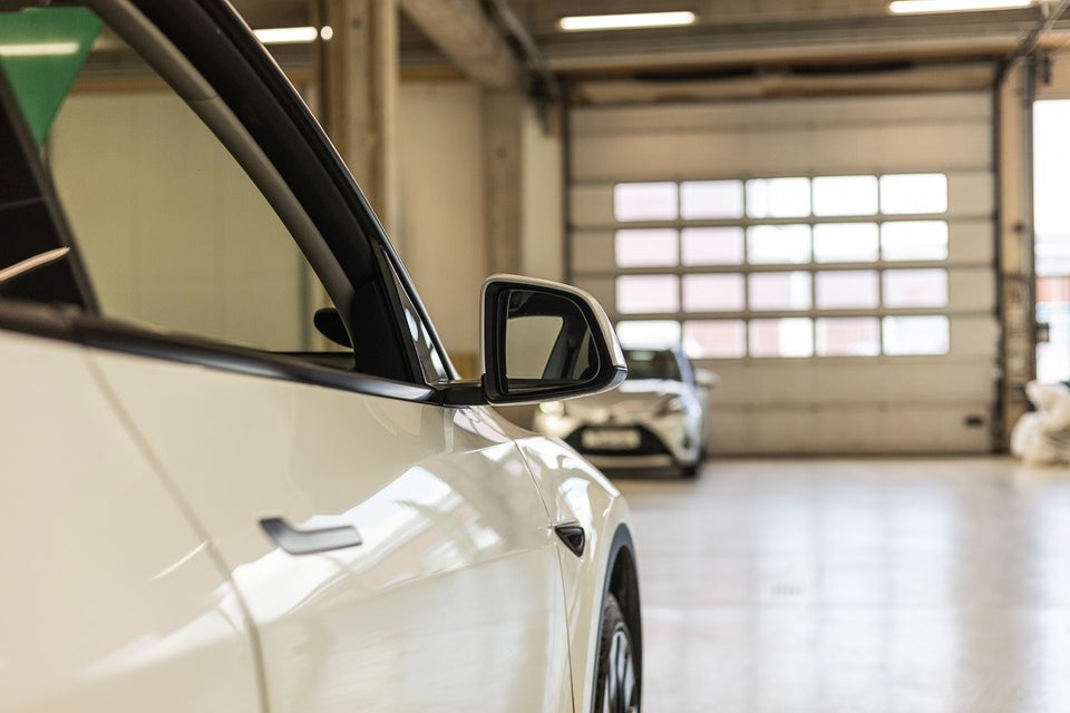 Tesla Model Y Long Range AWD 5d