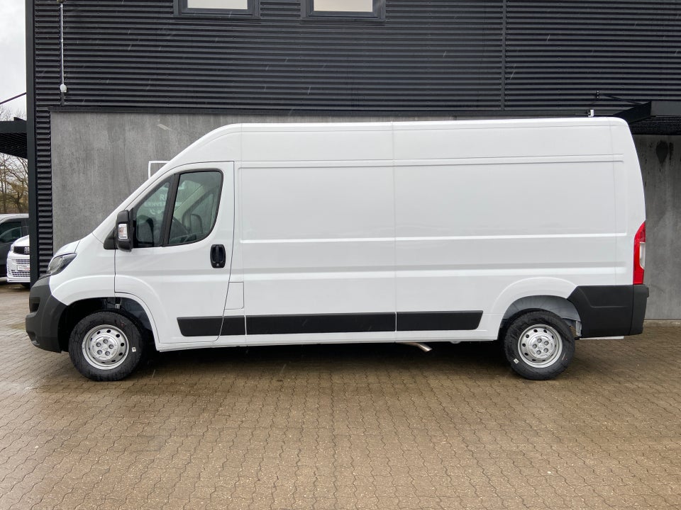 Peugeot Boxer 333 2,2 BlueHDi 140 L3H2 Premium