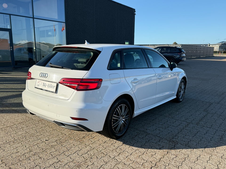 Audi A3 1,4 e-tron Sportback S-tr. 5d