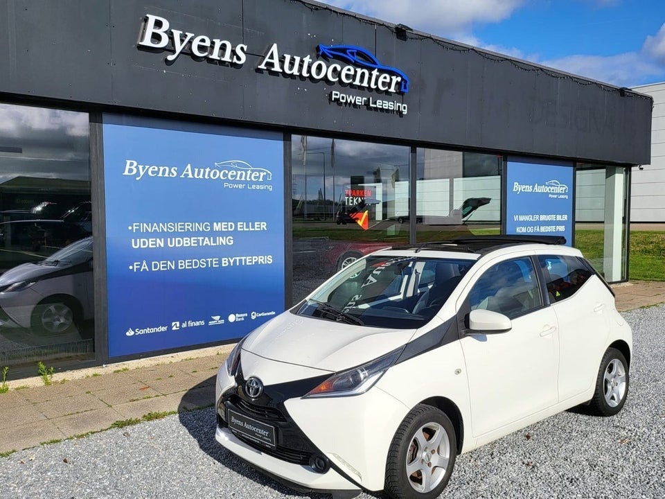 Toyota Aygo 1,0 VVT-i x-wave Sky 5d