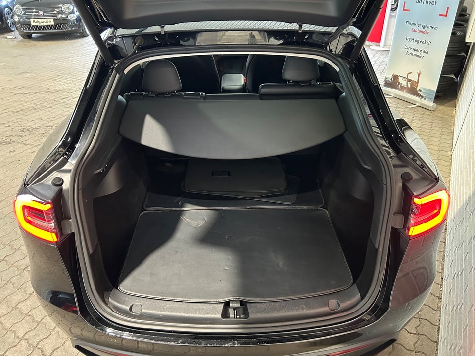 Tesla Model Y RWD 5d