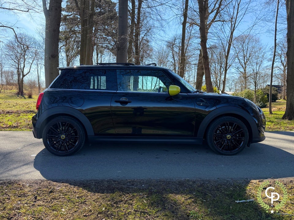 MINI Cooper SE Electric Trim 3d