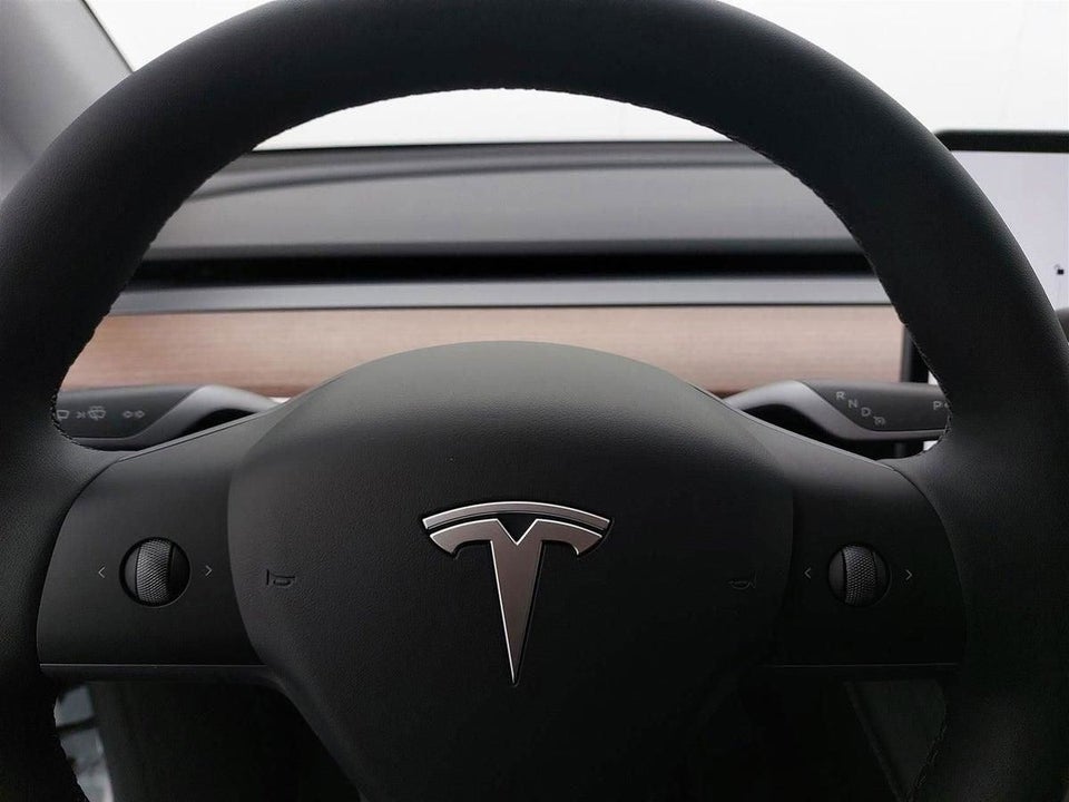 Tesla Model Y Long Range AWD 5d