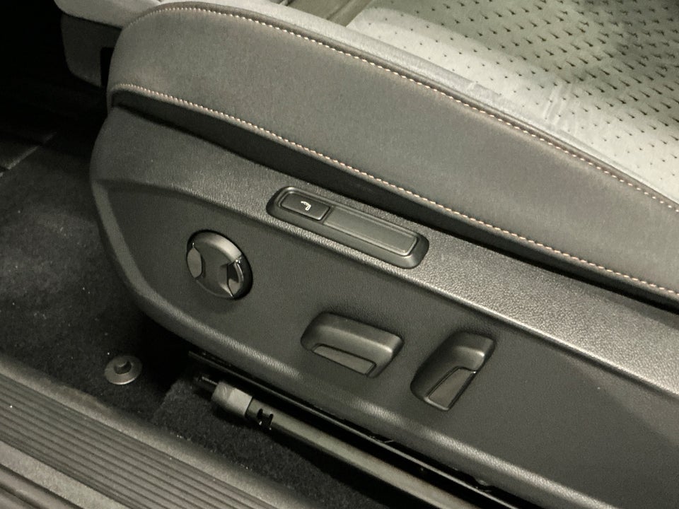 Cupra Born 77 e-Boost Dinamica Pack High 5d