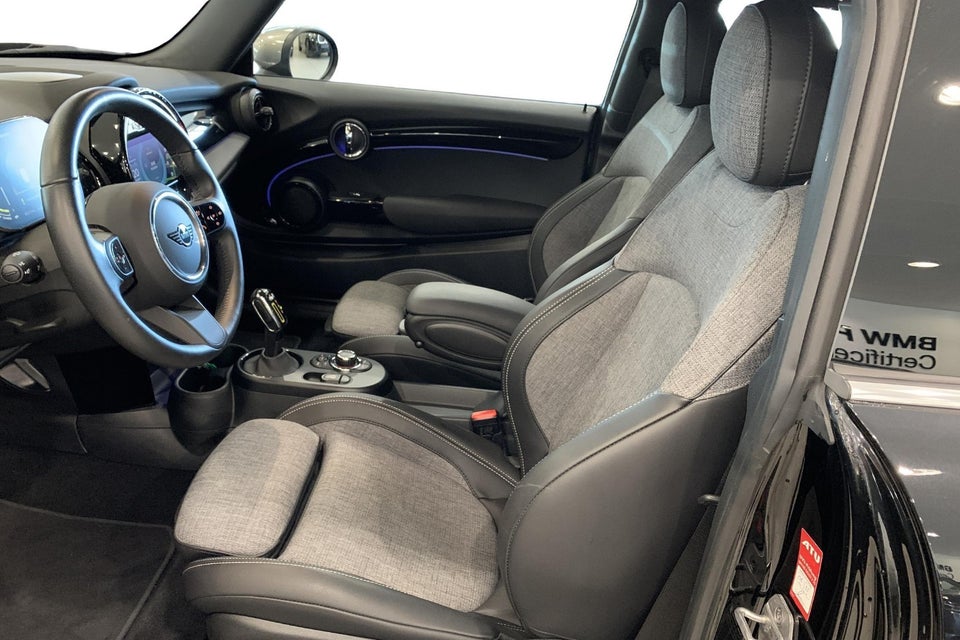 MINI Cooper SE Classic Trim 3d