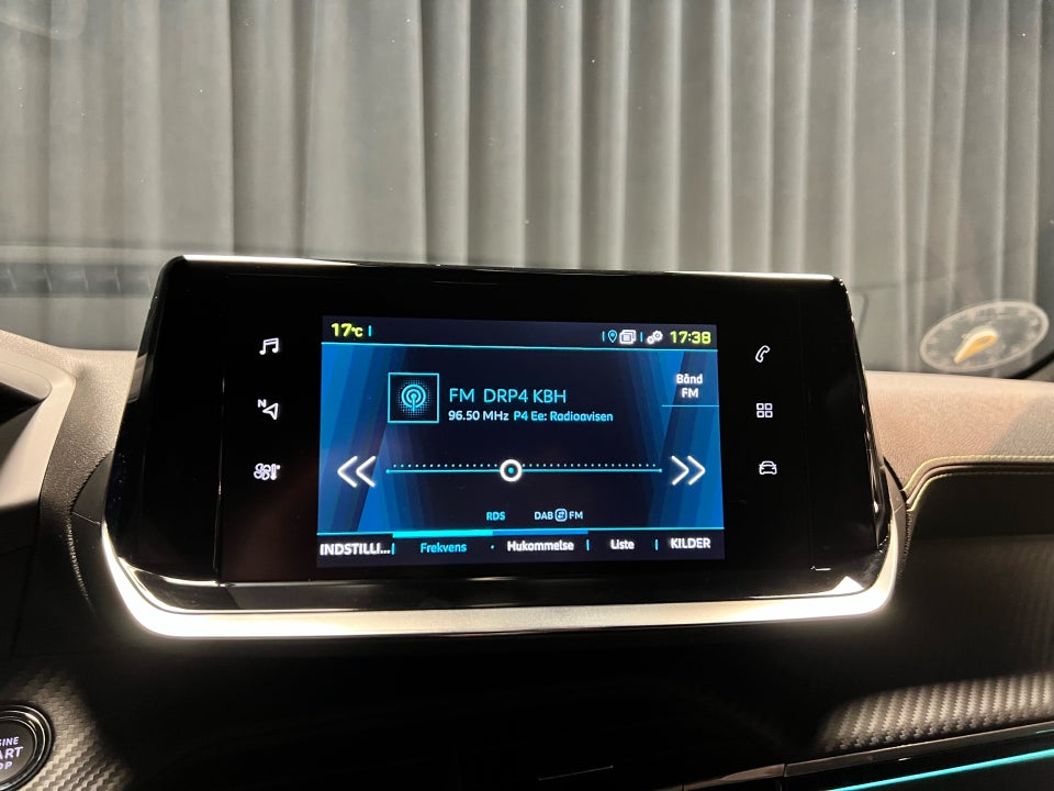 Peugeot e-208 50 GT 5d