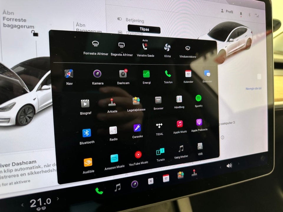 Tesla Model 3 Long Range AWD 4d