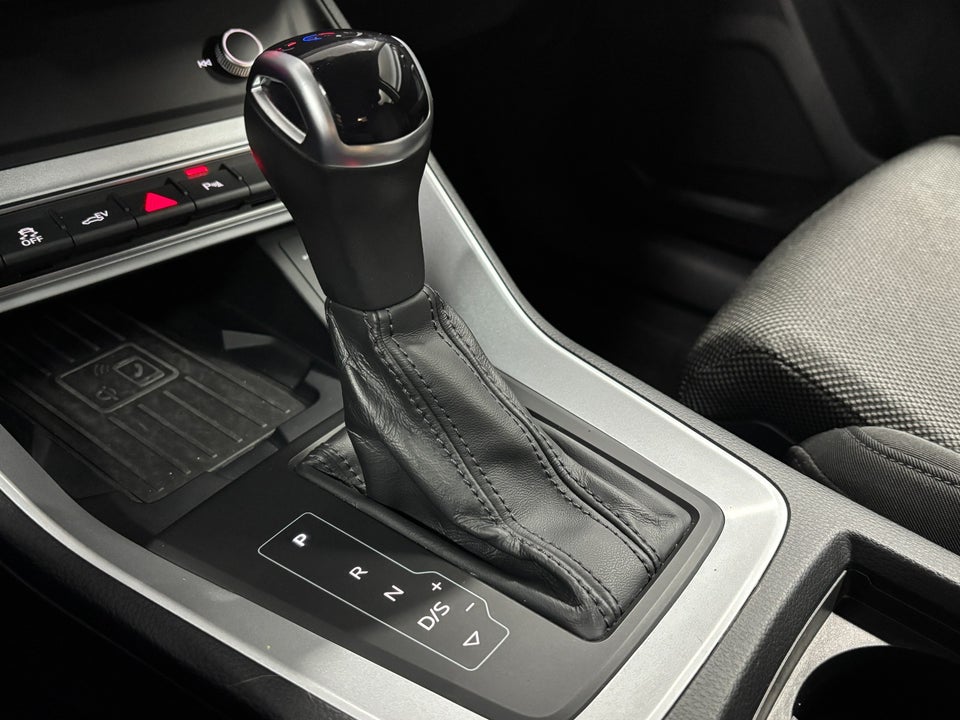 Audi Q3 45 TFSi e Attitude plus S-tr. 5d