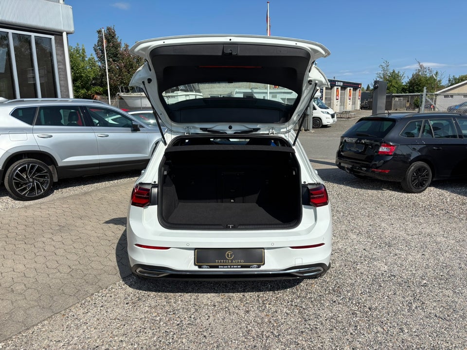 VW Golf VIII 1,4 GTE DSG 5d