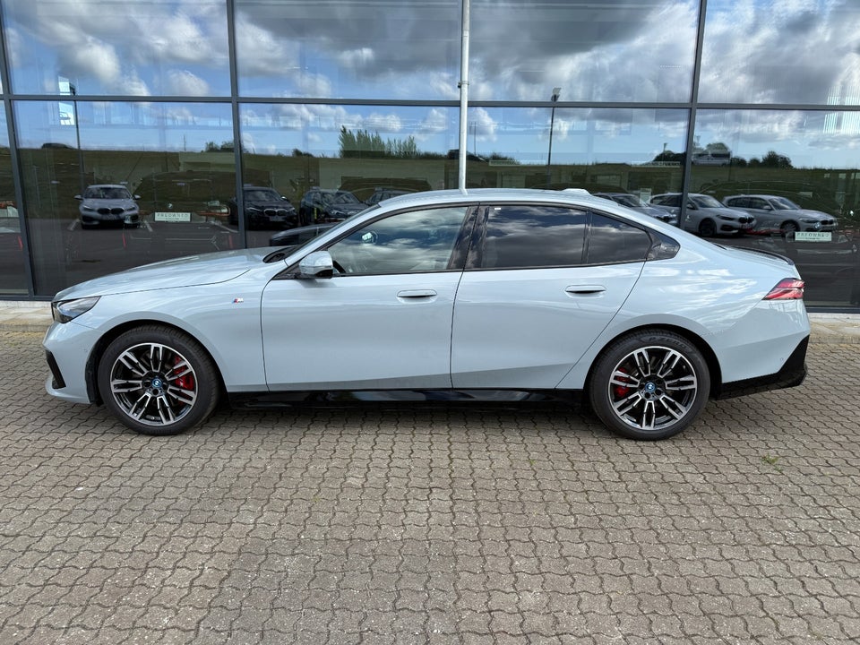 BMW i5 eDrive40 M-Sport Pro 4d