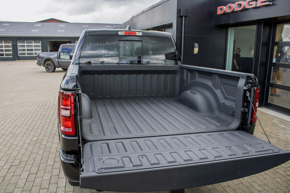 Dodge RAM 1500 3,0 Big Horn Night aut. 4d