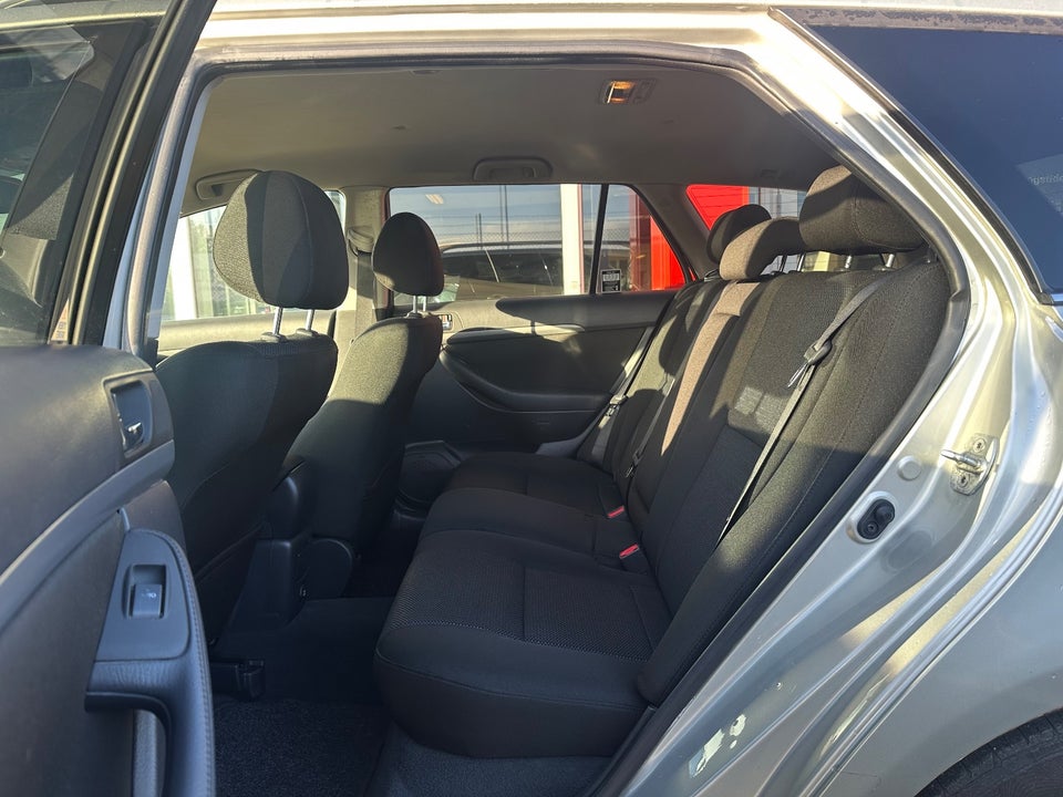 Toyota Avensis 1,8 VVT-i Sol stc. 5d