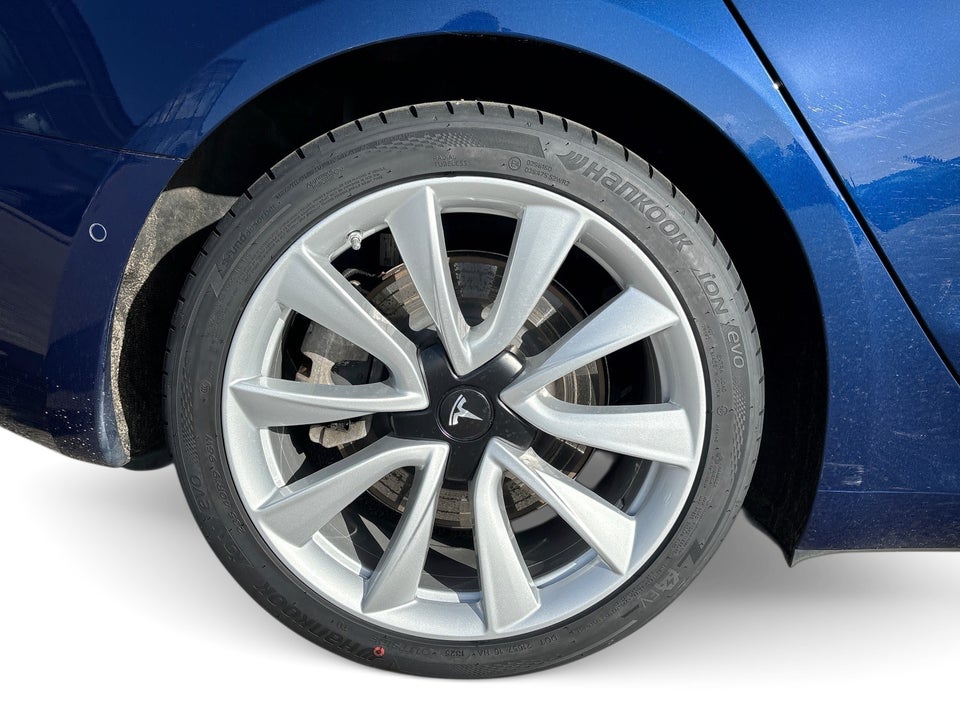 Tesla Model 3 Long Range AWD 4d