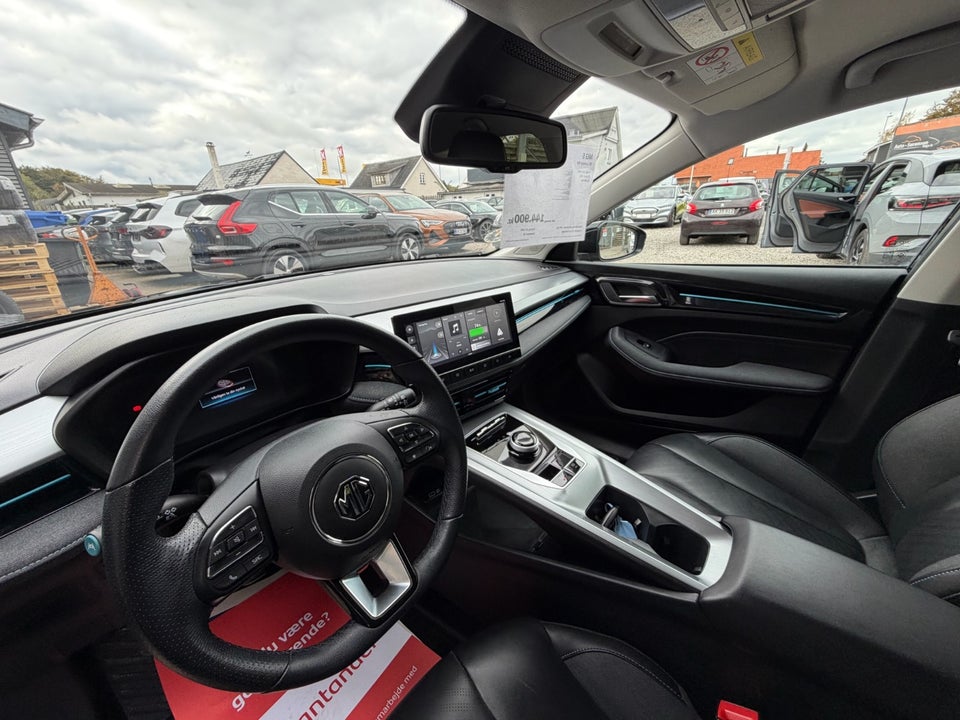 MG MG5 61 Luxury 5d