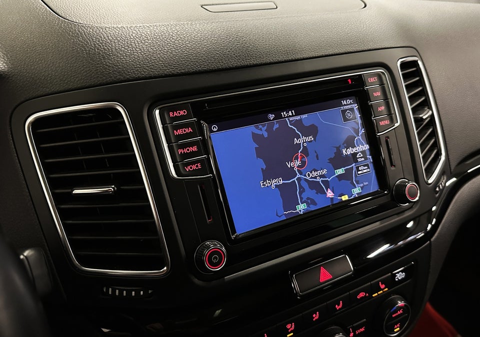 VW Sharan 2,0 TDi 150 Highline DSG 7prs 5d