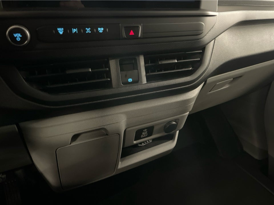 Ford E-Transit Custom 320L 64 Trend