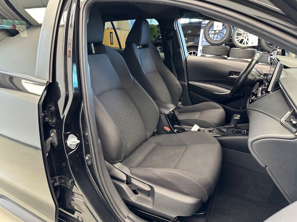 Toyota Corolla 1,8 Hybrid Active Smart Touring Sports MDS 5d