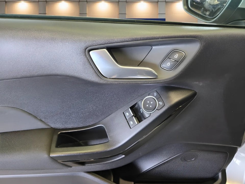 Ford Fiesta 1,1 Titanium 5d