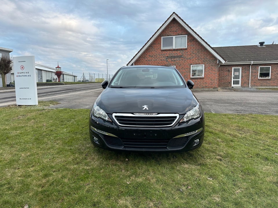 Peugeot 308 1,2 e-THP 130 Style 5d