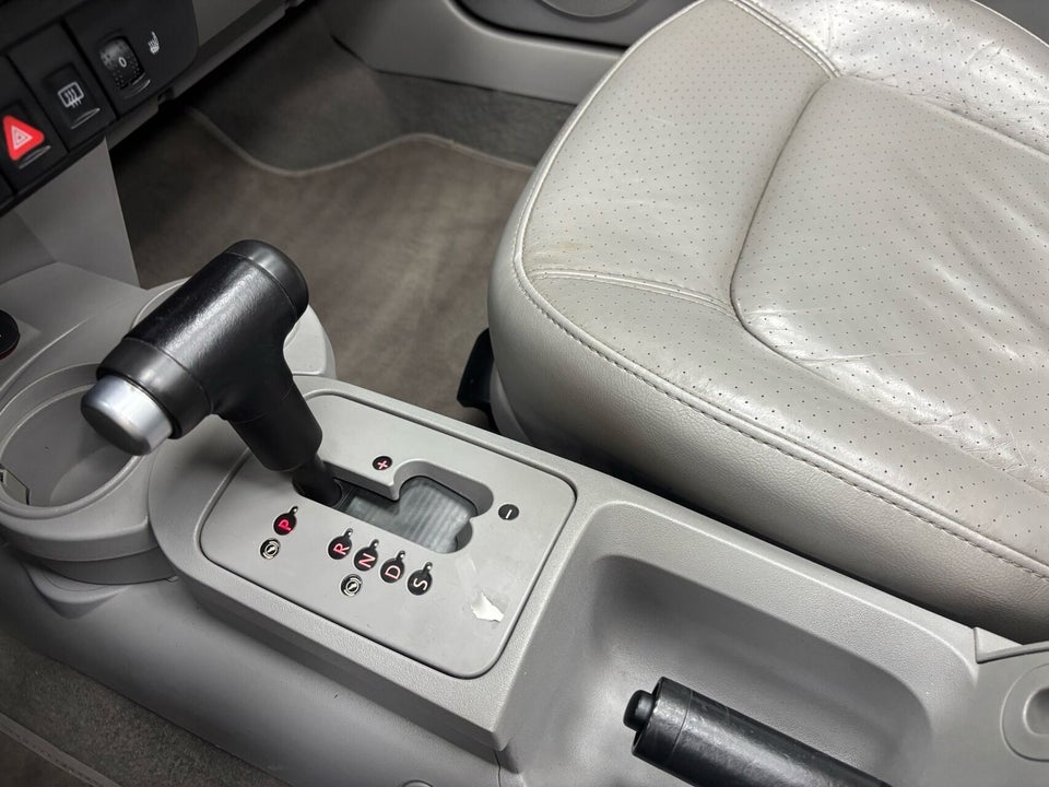 VW New Beetle 2,0 Cabriolet aut. 2d