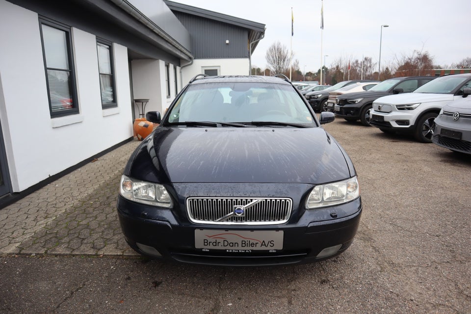 Volvo V70 2,4 170 aut. 5d