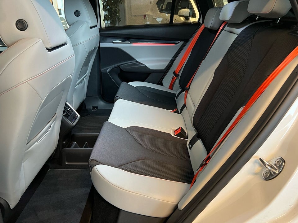 Skoda Elroq 85 iV Lodge Advanced 5d