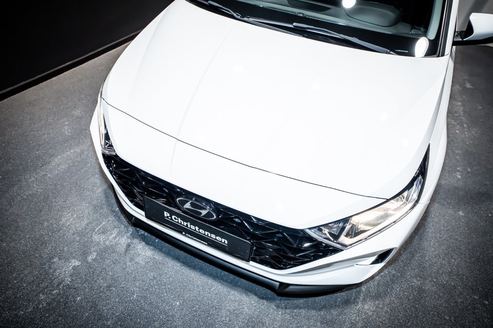 Hyundai i20 1,0 T-GDi Essential DCT 5d