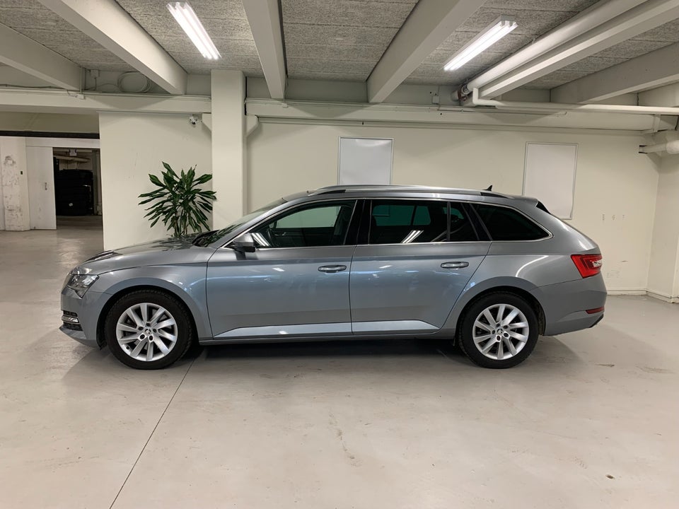 Skoda Superb 2,0 TSi 272 Style Combi DSG 4x4 5d