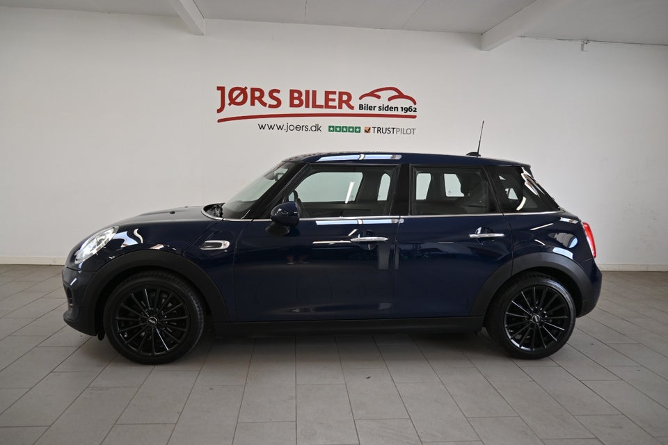 MINI Cooper 1,5 Essential Edition 5d