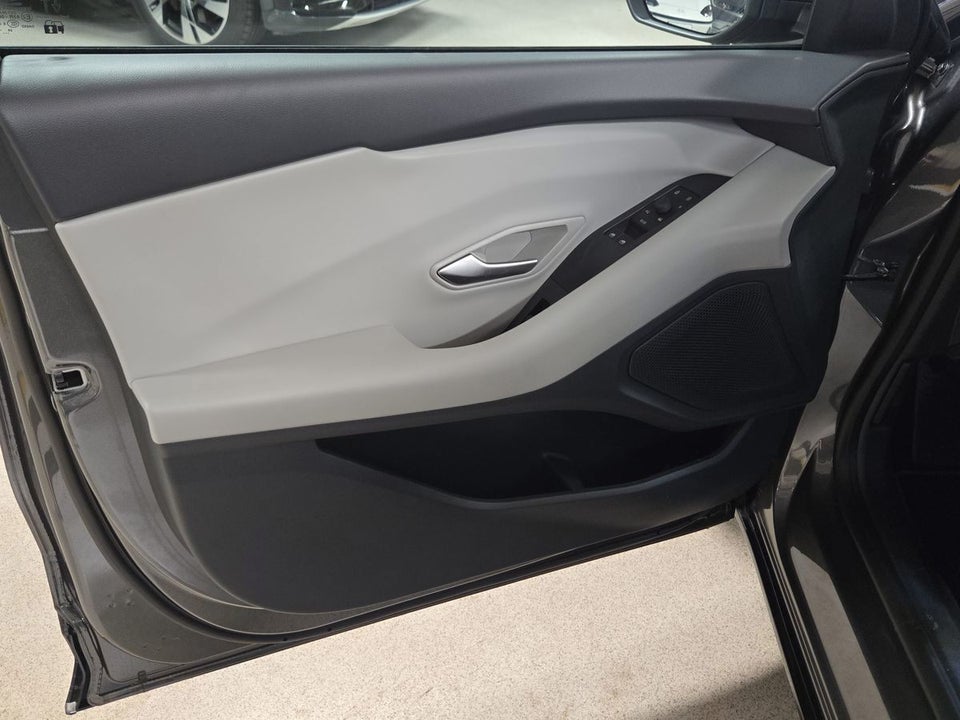 Ford Capri 77 Select Extended Range 5d