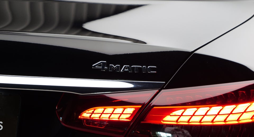 Mercedes E300 e 2,0 AMG Line aut. 4Matic 4d