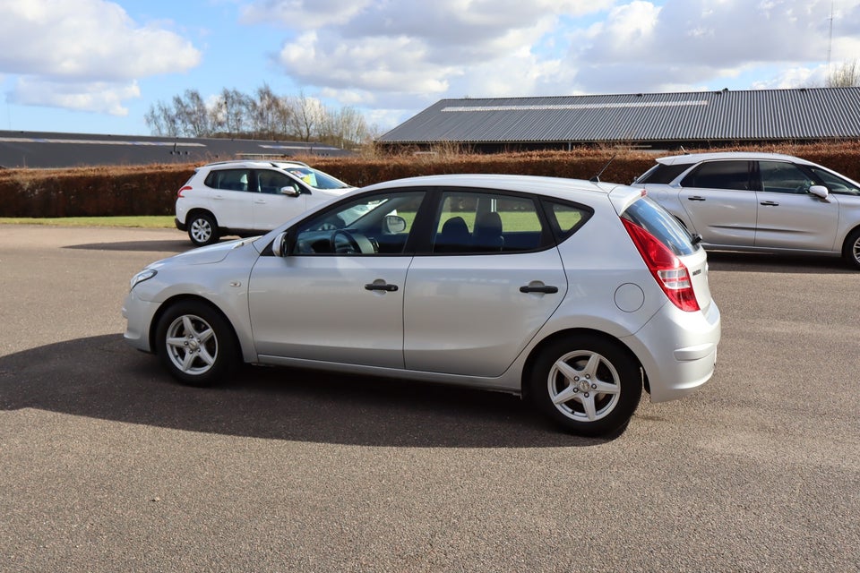 Hyundai i30 1,6 CVVT Comfort 5d