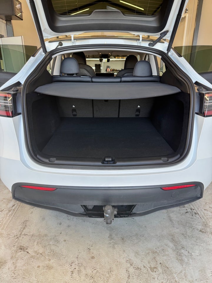 Tesla Model Y RWD 5d