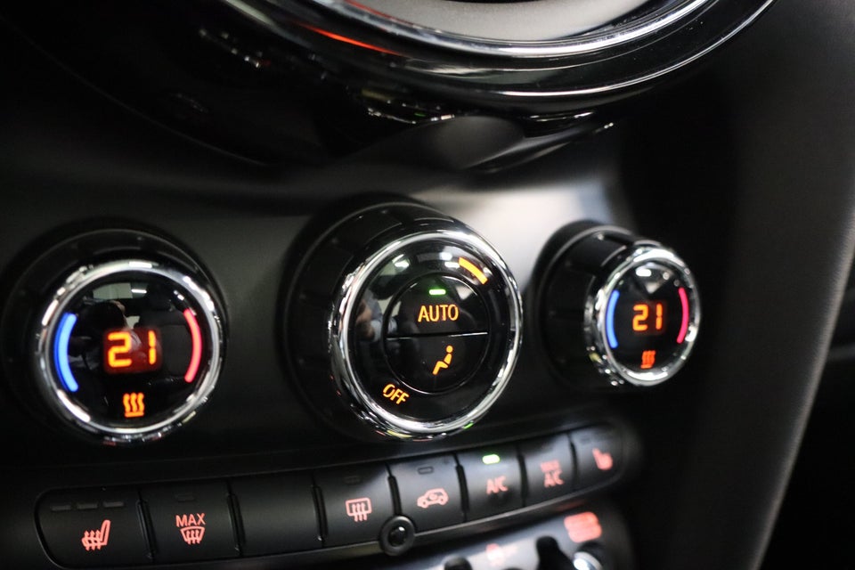 MINI Cooper SE Greenwich 3d