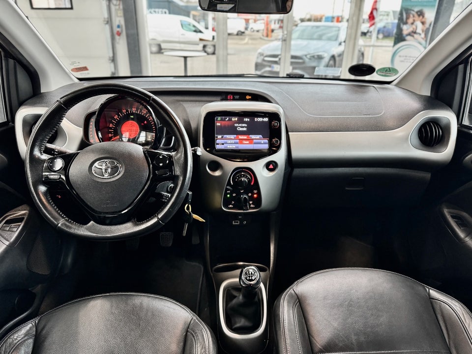 Toyota Aygo 1,0 VVT-i x-cellence 5d