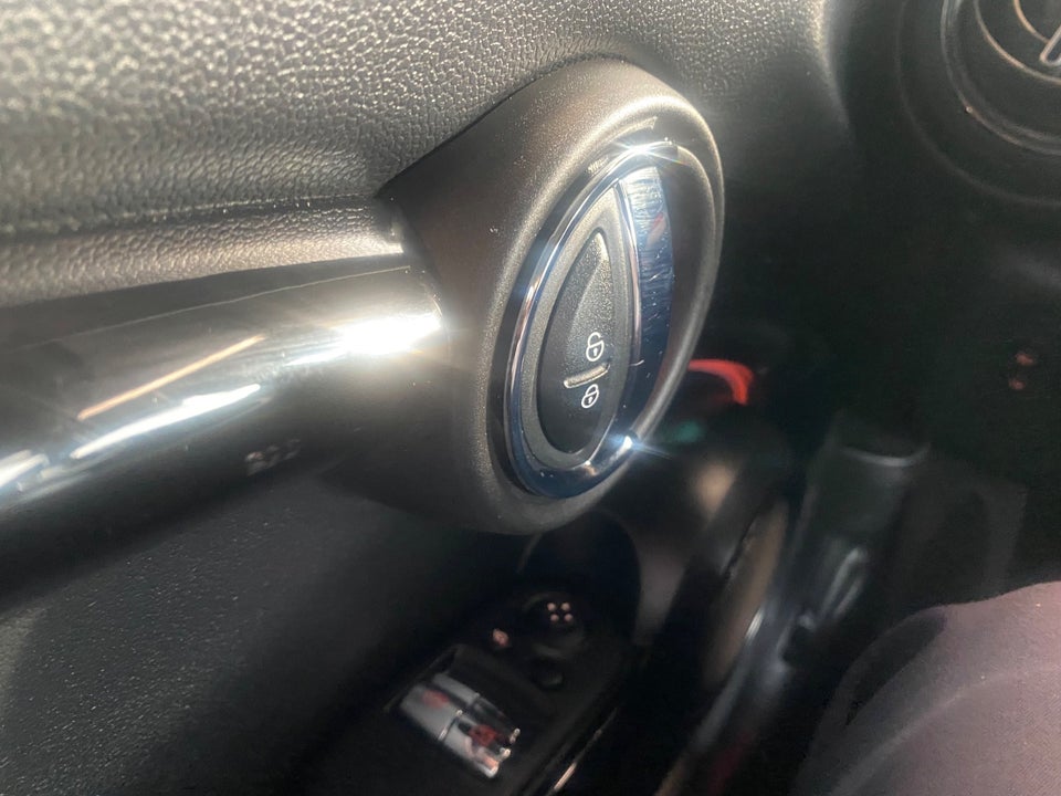 MINI Cooper SE Experience 3d