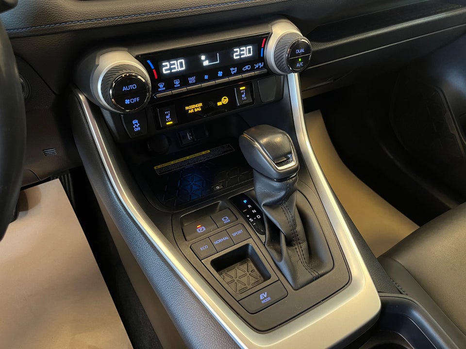 Toyota RAV4 2,5 Hybrid H3 Style MDS 5d