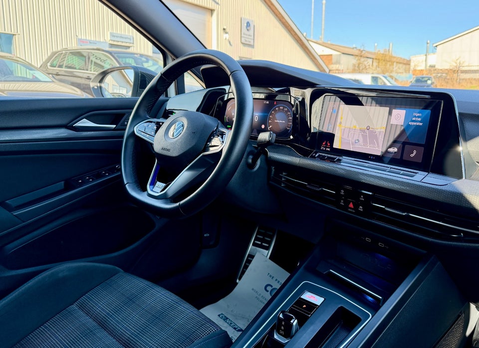VW Golf VIII 1,4 GTE DSG 5d
