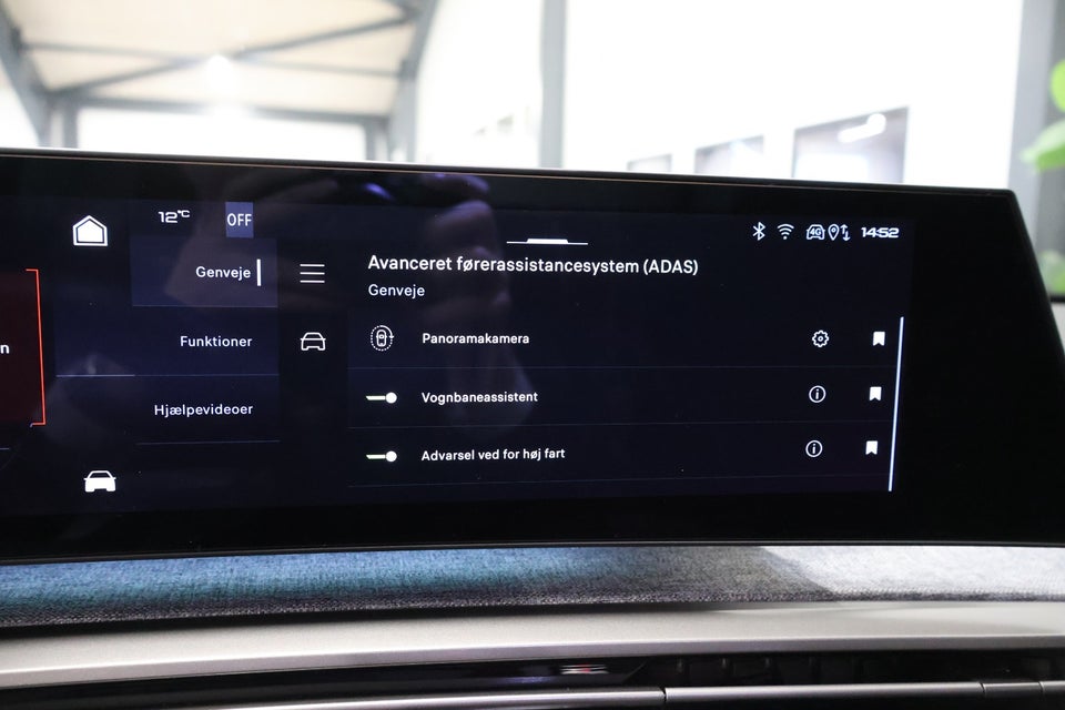 Peugeot e-3008 77 GT 5d