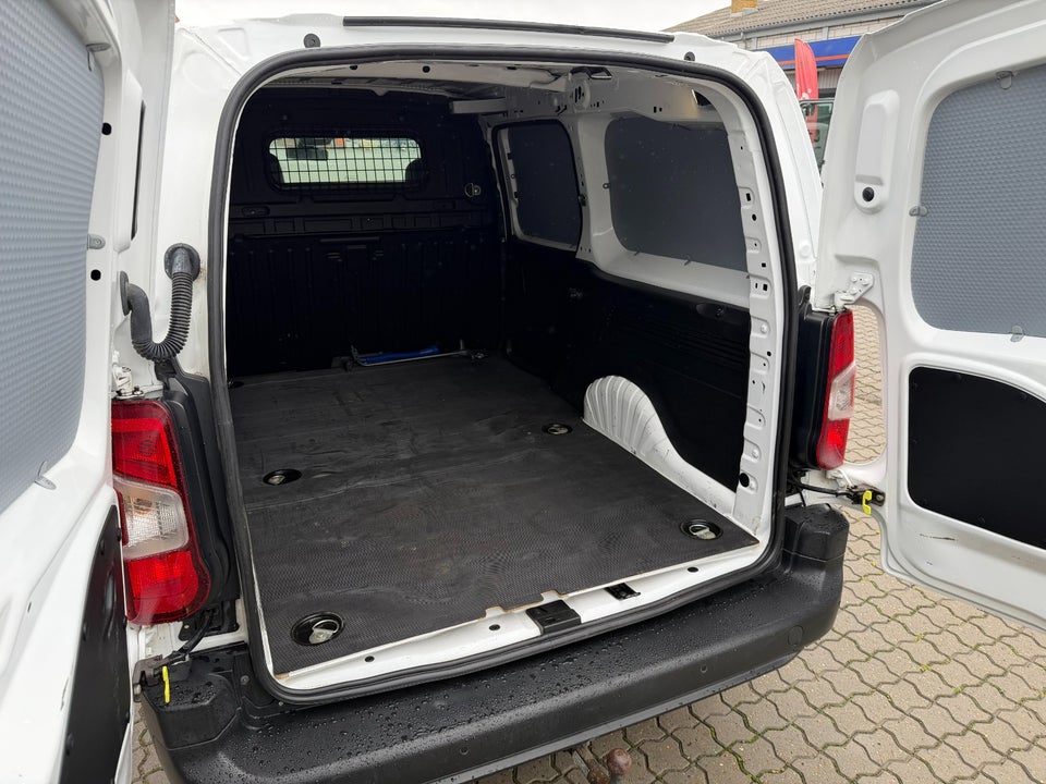 Peugeot Partner 1,5 BlueHDi 130 L2V2 Plus EAT8 Van