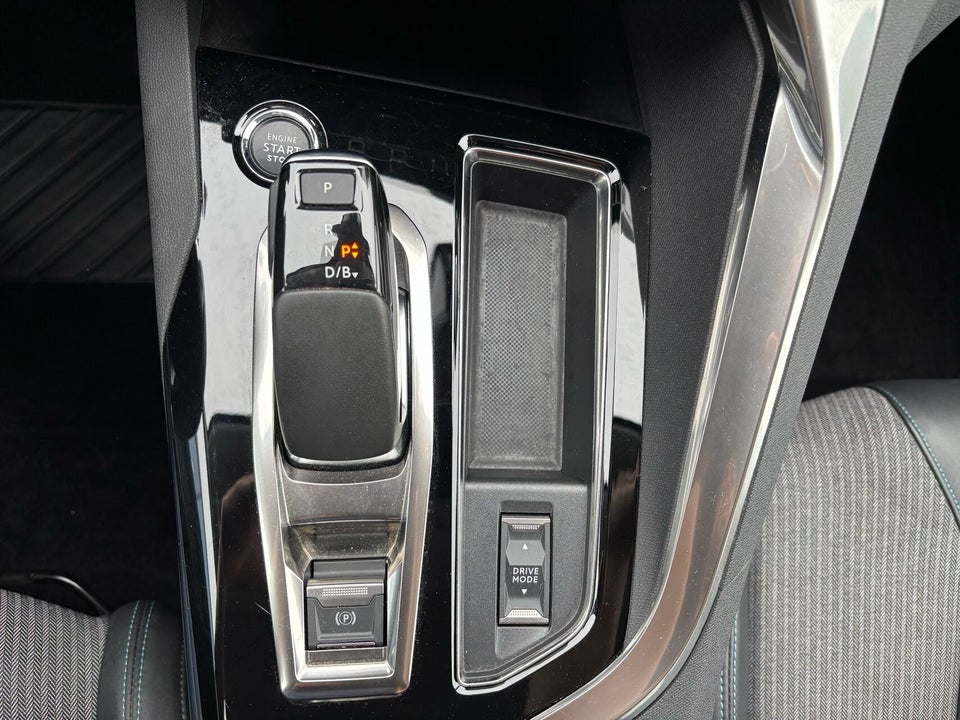Peugeot 3008 1,6 Hybrid Selection Sport Limited EAT8 5d