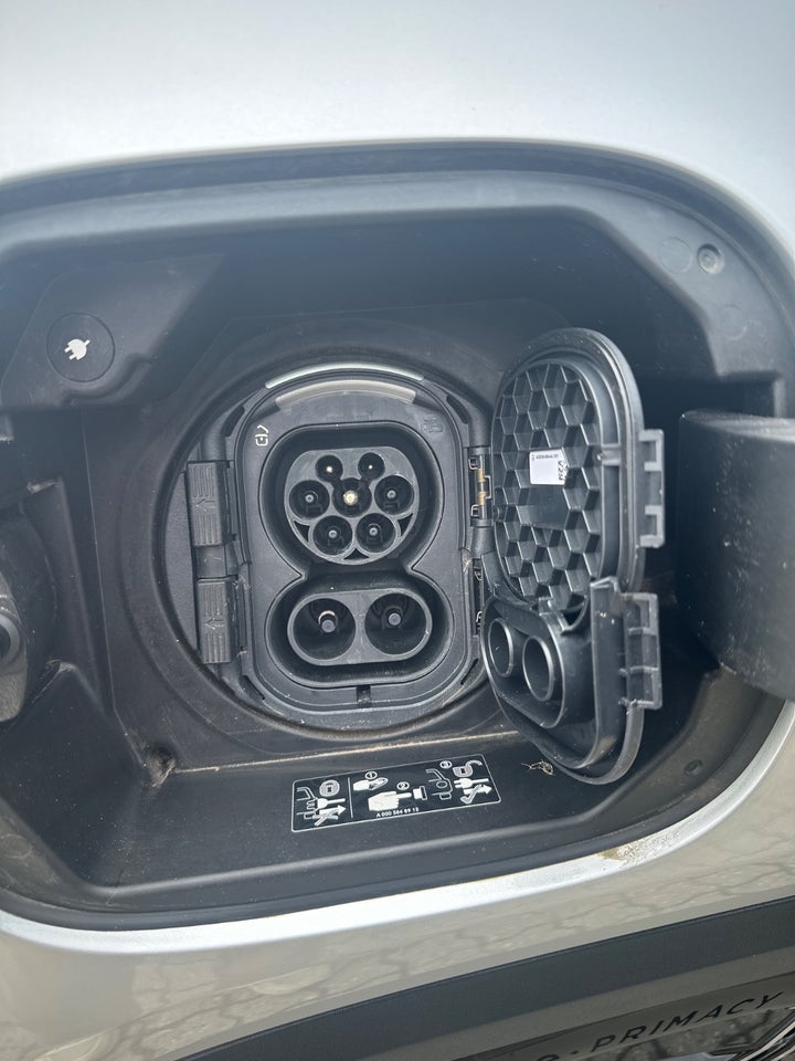 Mercedes EQA350 AMG Line 4Matic 5d