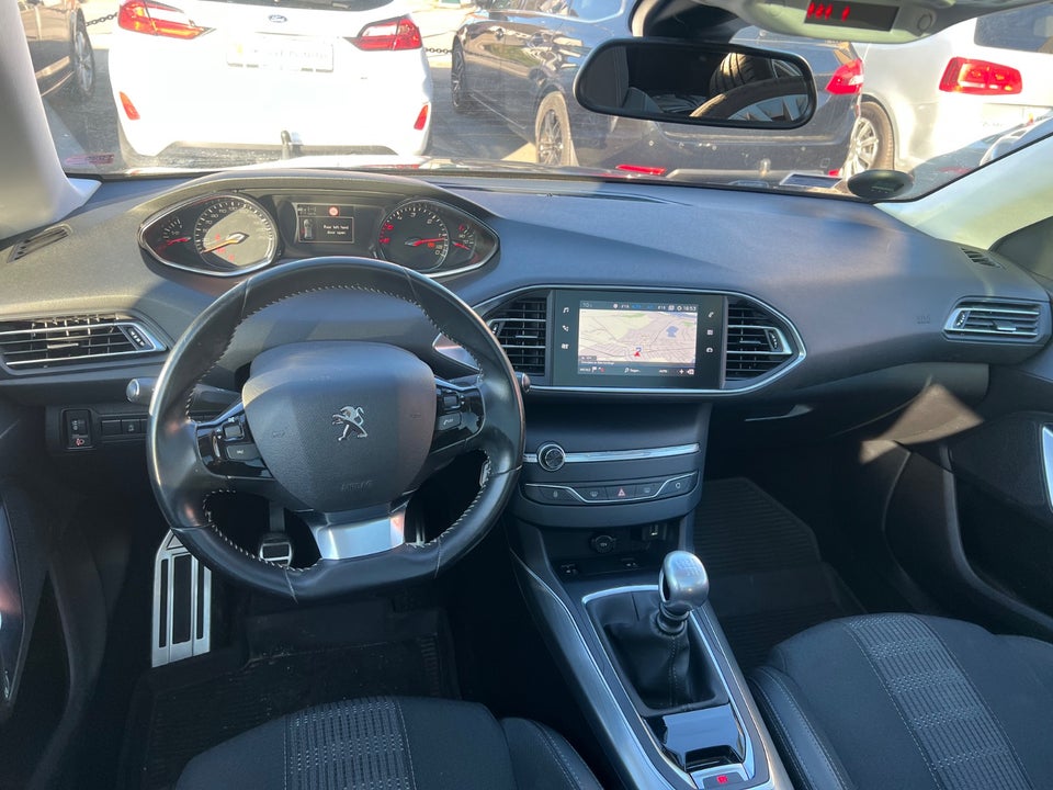 Peugeot 308 1,5 BlueHDi 130 Selection Sky SW 5d