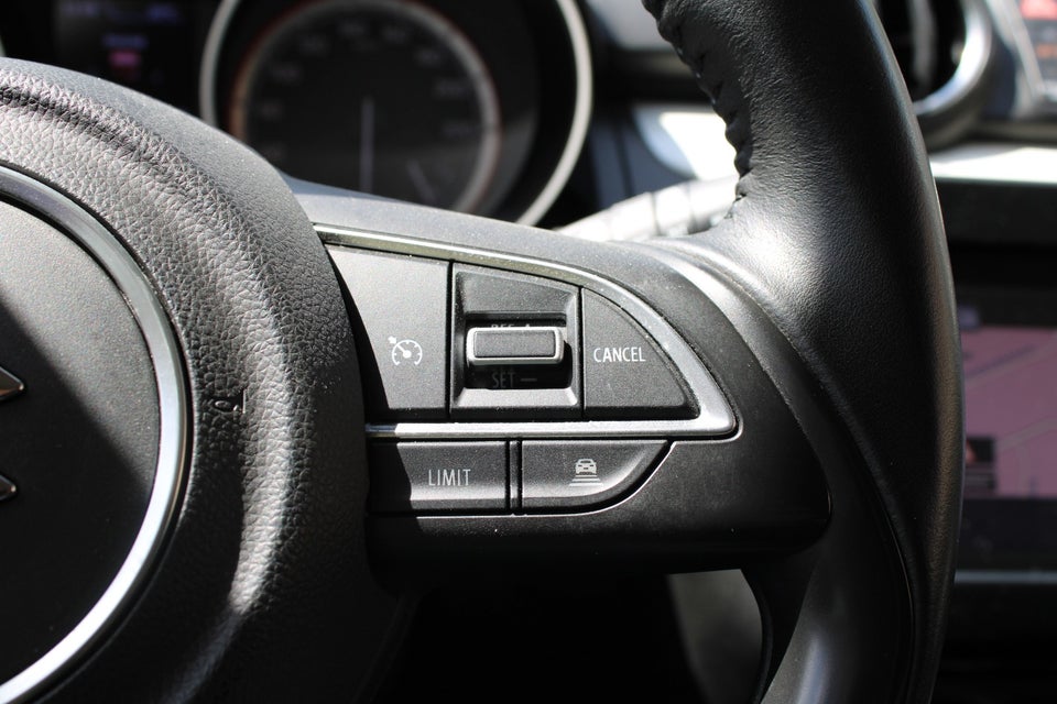 Suzuki Swift 1,0 Boosterjet SHVS Exclusive 5d