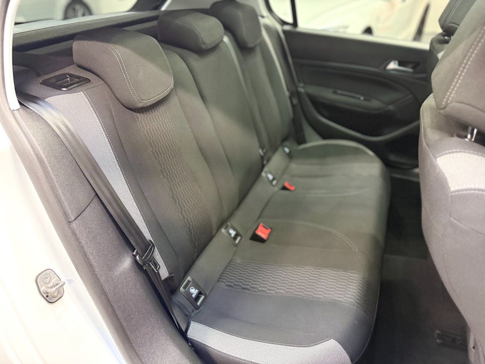 Peugeot 308 1,6 BlueHDi 120 Style 5d