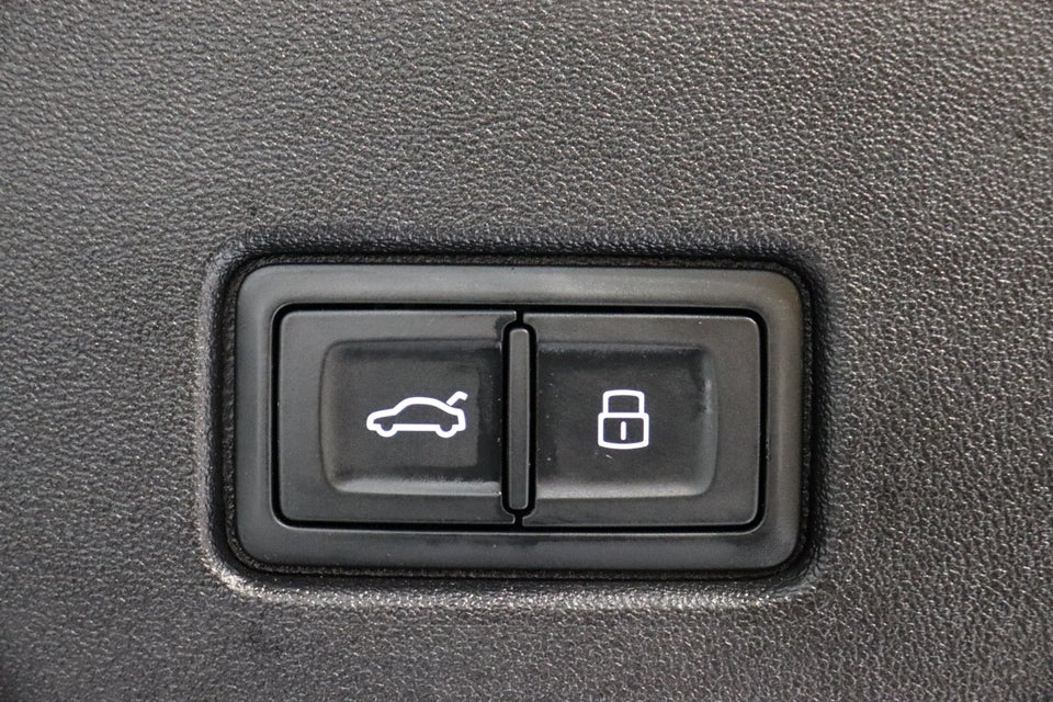 Audi Q4 e-tron 40 S-line 5d